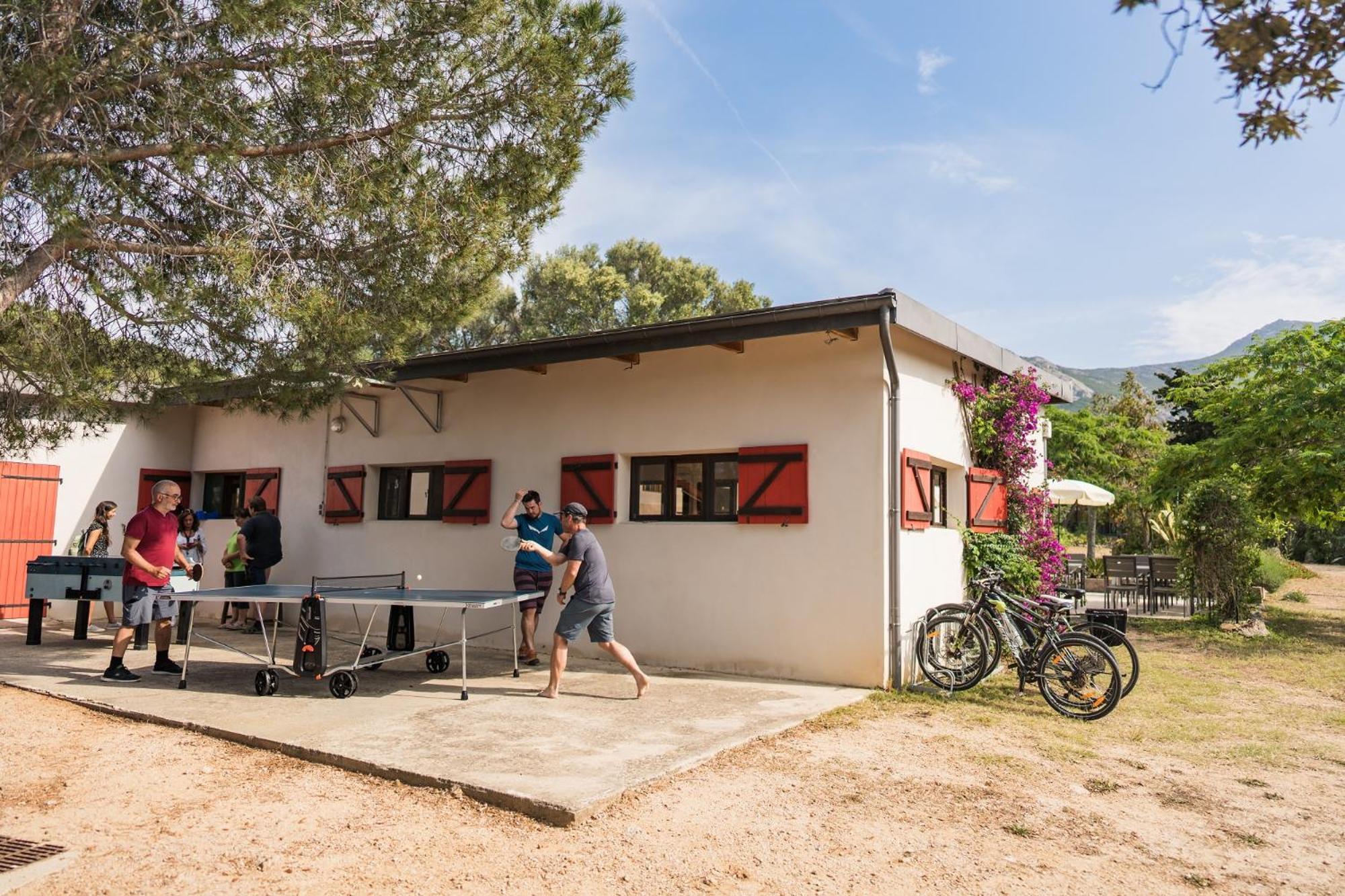 Feriendorf La Mora Calvi  Extérieur photo